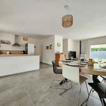 Recente 3 Etoiles Proche Plage, 6 Pers, - Fr-1-476-188